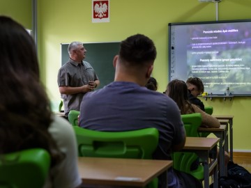 Hotel dla pszczół samotnic w Zespole Szkół Ponadpodstawowych w Przedborzu., 